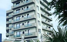 Grand Dedale Hotel